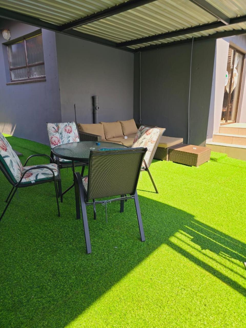 The Greenary Guest House And Restaurant Thohoyandou Exterior photo